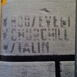 25 aprile 2017, la scritta invincibile (invisibile?)